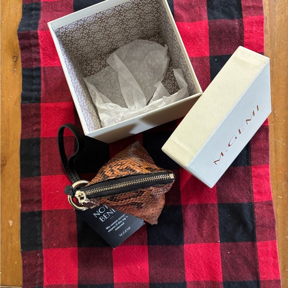 M.Gemi wristlet - Picture 2 of 7